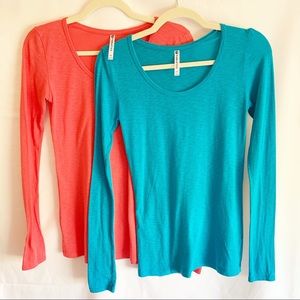 Fabletics active wear long sleeve , XS. Lot of 2